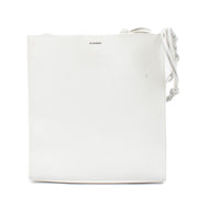 Shop safe online at Labellov in Antwerp, Brussels and Knokke this 100% authentic second hand Jil Sander White Tangle Shoulder Bag. Veilig online tweedehands authentieke Jil Sander White Tangle Shoulder handtas kopen bij Labellov.