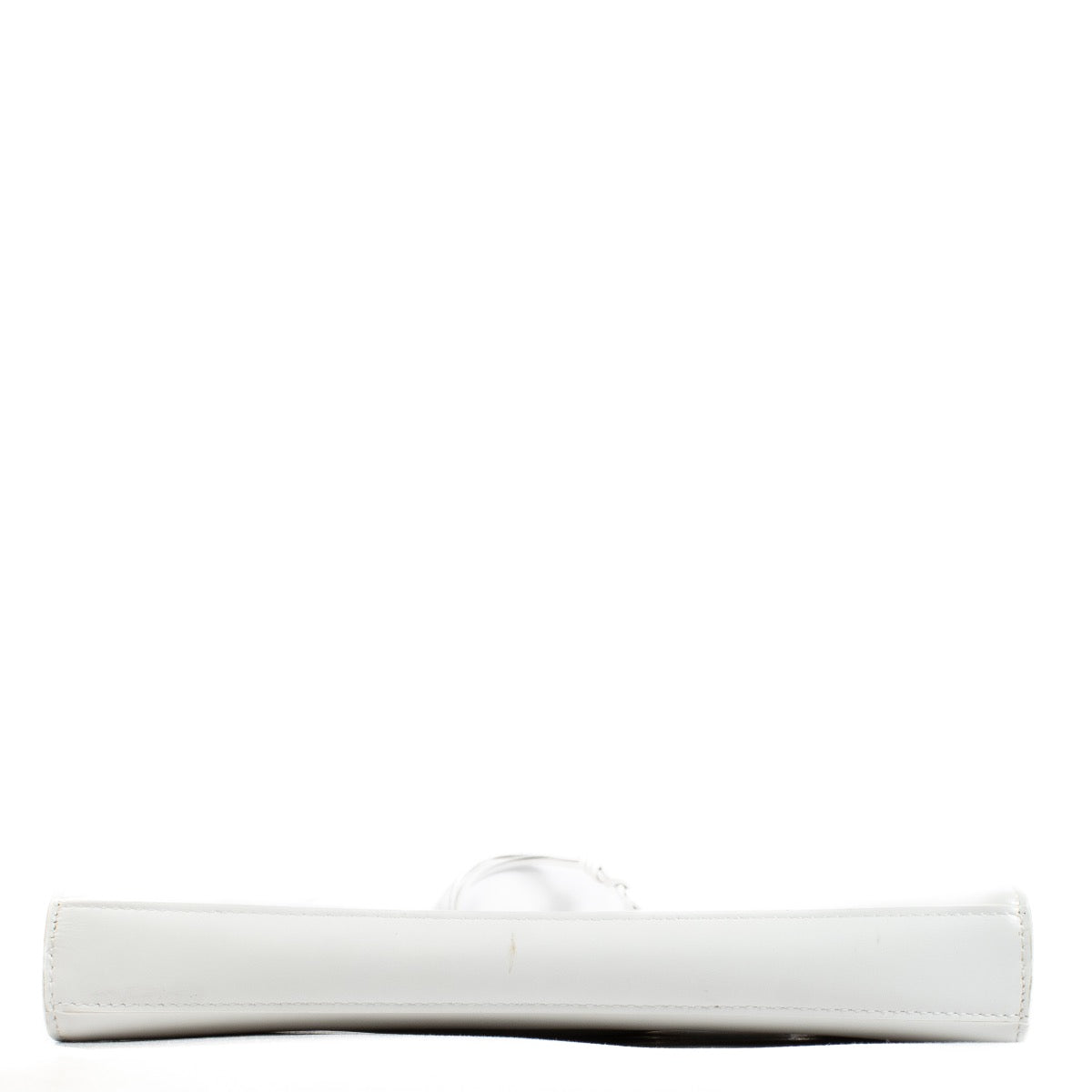 Shop safe online at Labellov in Antwerp, Brussels and Knokke this 100% authentic second hand Jil Sander White Tangle Shoulder Bag. Veilig online tweedehands authentieke Jil Sander White Tangle Shoulder handtas kopen bij Labellov.