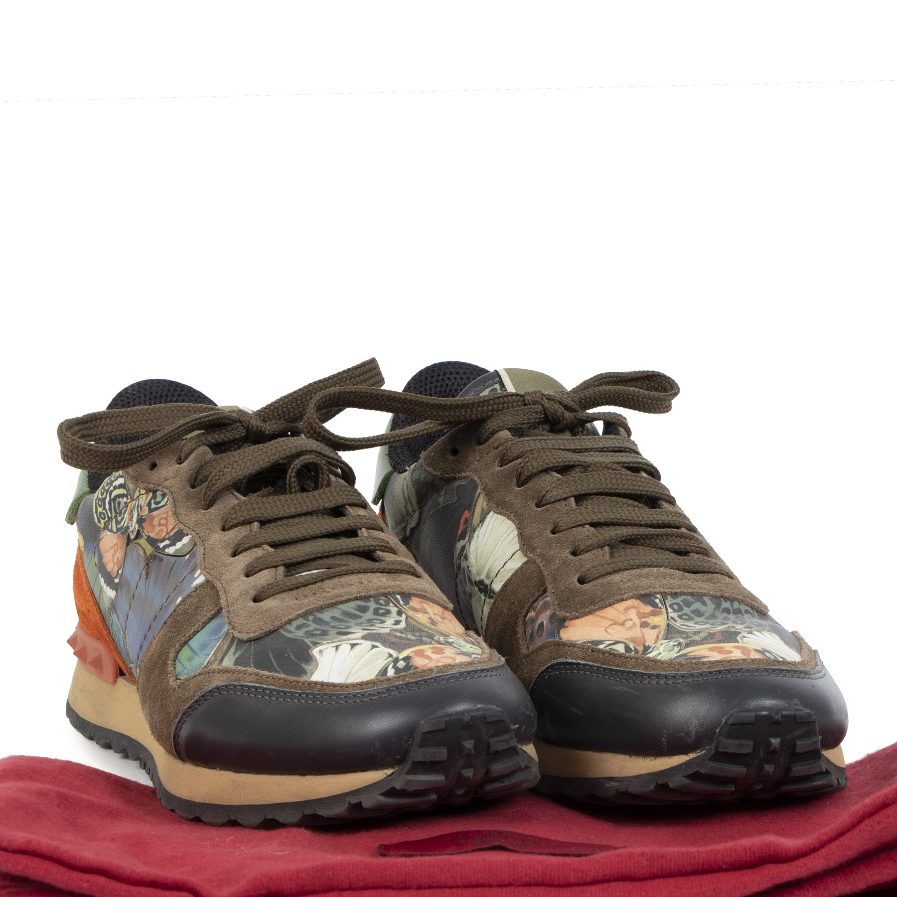 Authentic secondhand Valentino Garavani Butterfly Rock Runner Sneakers - Size 39 designer shoes sneakers designer brands fashion luxury vintage webshop safe secure online shopping worldwide shipping delivery Antwerp Belgium