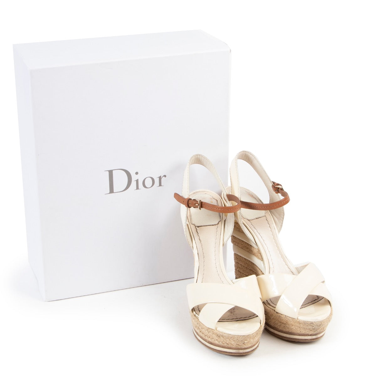 acheter en ligne seconde hand Christian Dior Patent White Wedge Heels - size 38. skip the waiting list shop safe online Christian Dior Patent White Wedge Heels - size 38