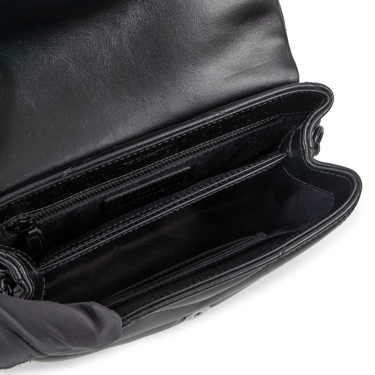 Buy an authentic second hand Saint Laurent Loulou So Black Crossbody Bag in very good condition at Labellov.