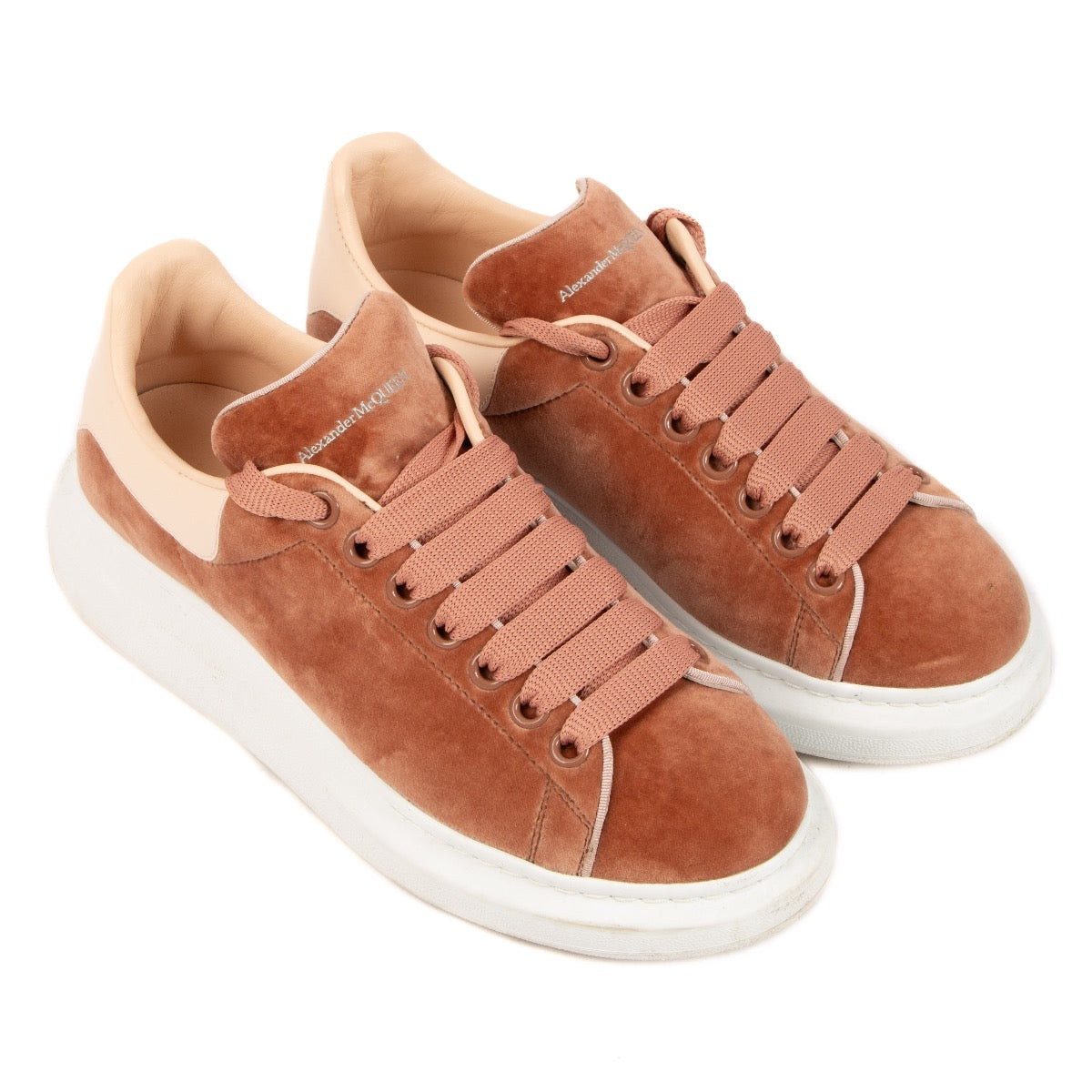 Shop 100% authentic second-hand Alexander McQueen Pink Velvet Oversized Sneakers in size 40,5 on Labellov.com