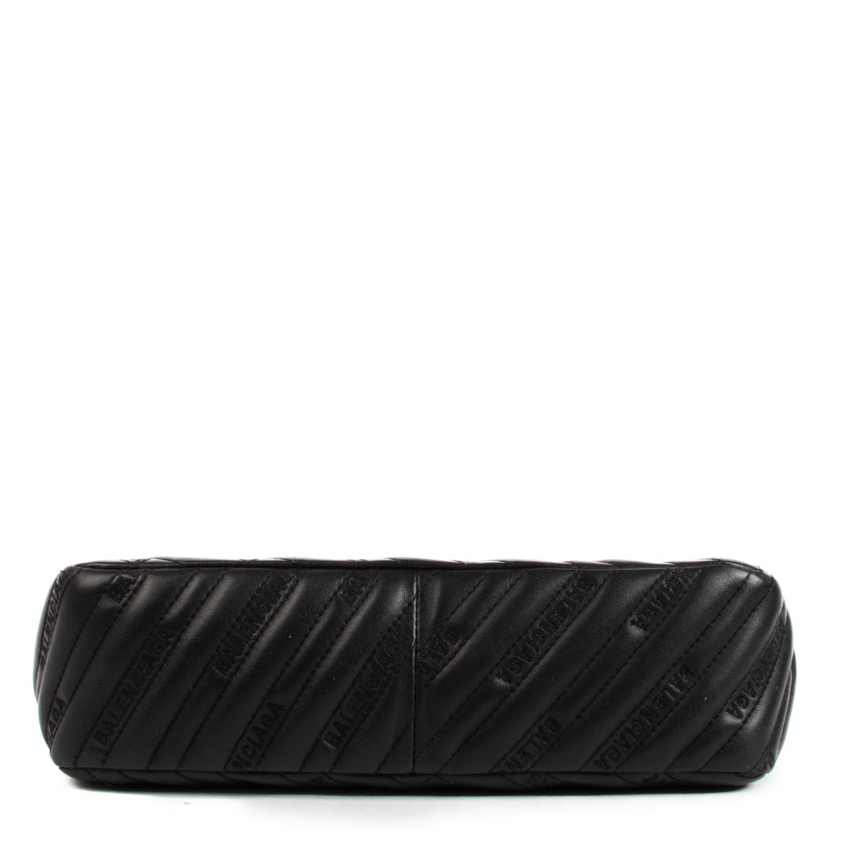 shop 100% authentic second hand Balenciaga Black BB Round M Bag on Labellov.com