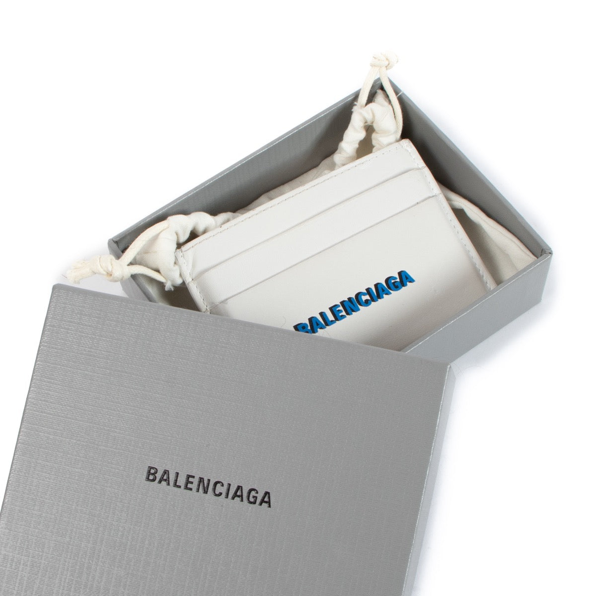 Vintage Balenciaga card holder in pre loved condition on Labellov.com