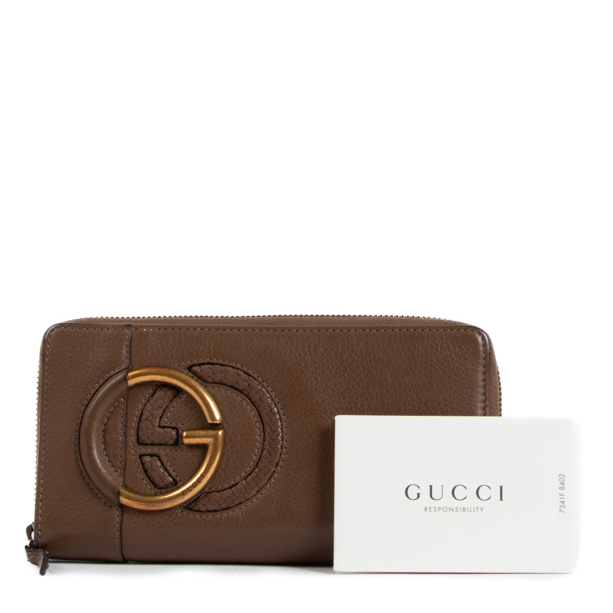 Gucci Camel Long Zip Wallet for the best price at Labellov secondhand luxury in Antwerp. We buy and sell your preloved and brand new designer bags and accessories.