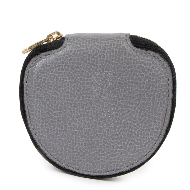 Buy online an authentic second hand Delvaux grey leather coin purse in very good condition at Labellov in Antwerp.