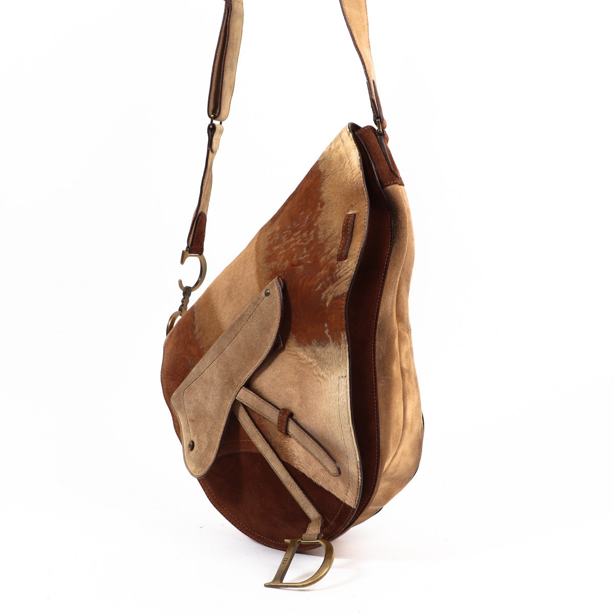 Buy an authentic Christian Dior Brown Suède Limited Edition Saddle Shoulder Bag in very good condition at Labellov in Antwerp.