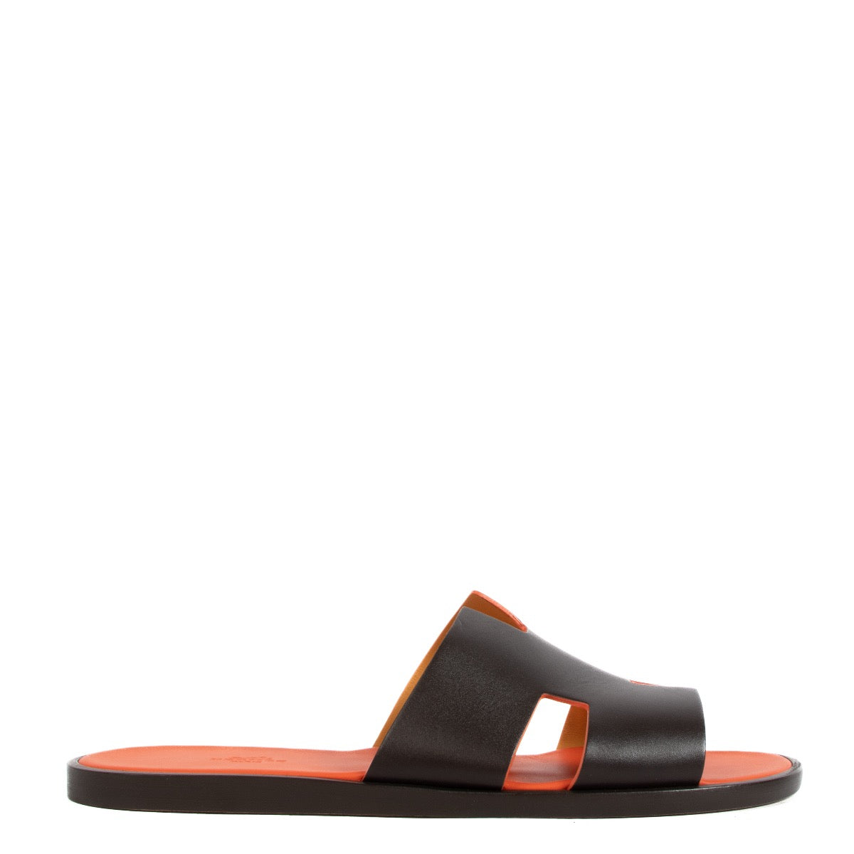 Shop safe online at Labellov in Antwerp, Brussels and Knokke these 100% authentic second hand Hermès Brown Izmir Sandals - size 44