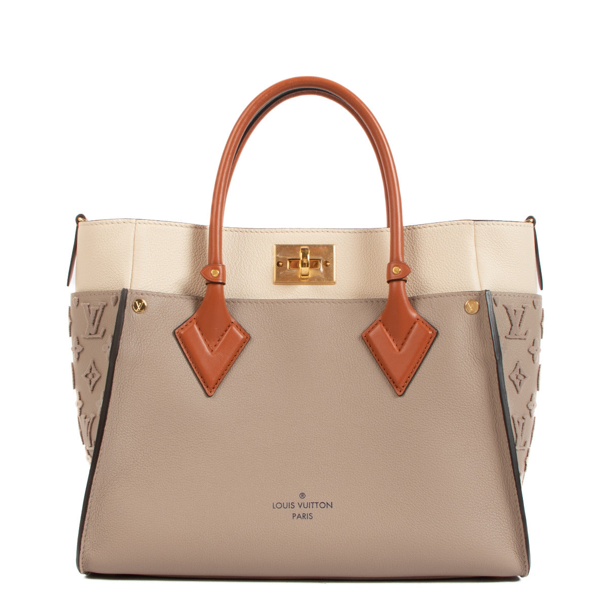 Louis Vuitton Gris Galet On My Side Shoulder Bag for the best price at Labellov secondhand luxury in Antwerp