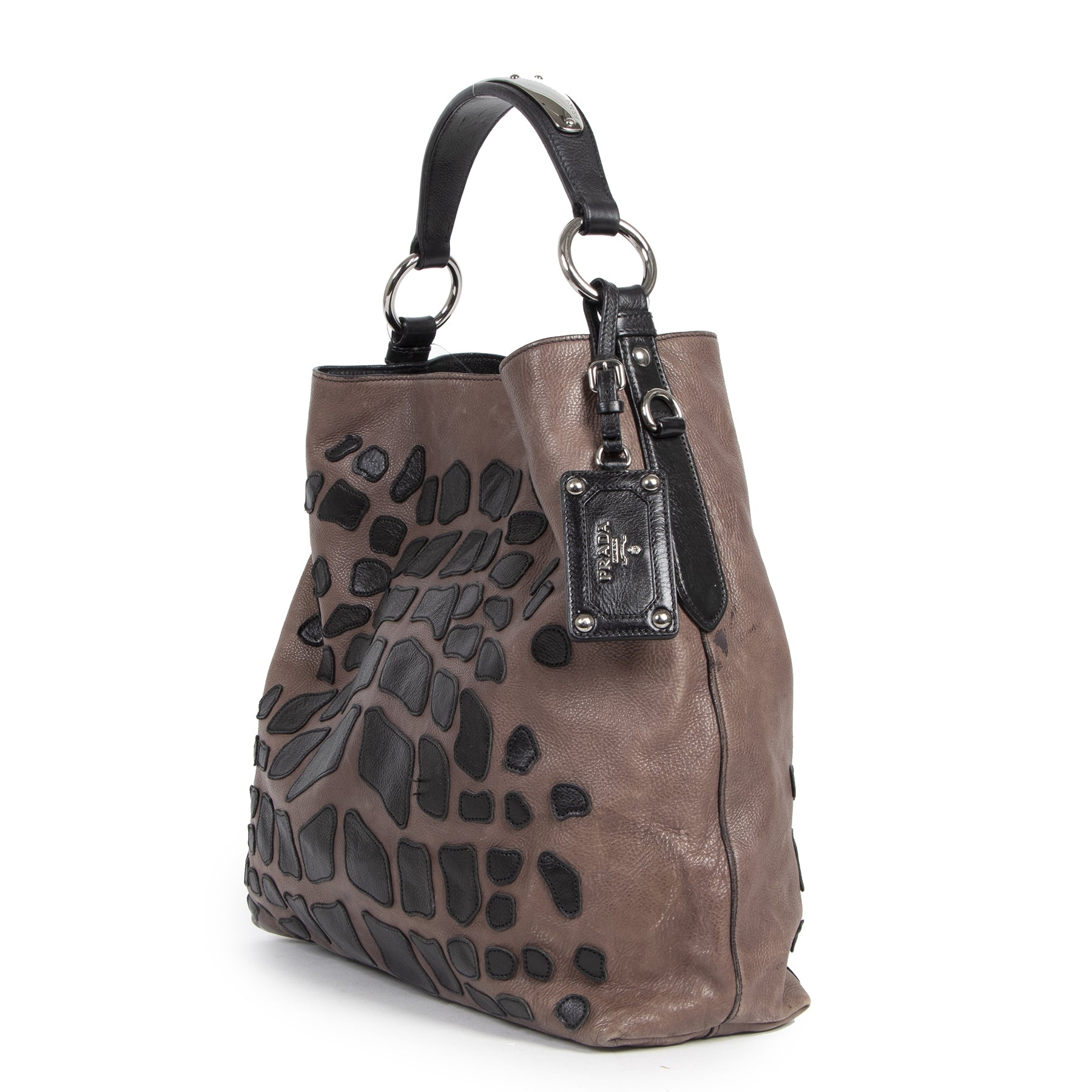 Koop Veilig online authentieke tweedehands Prada tassen met de juiste prijs bij LabelLOV.