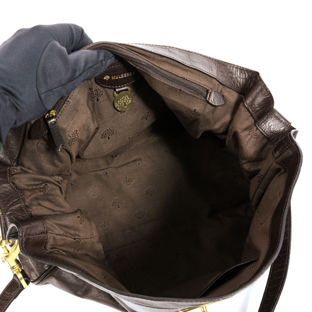 Shop safe online at Labellov in Antwerp, Brussels and KNokke this 100% authentic second hand Mulberry Oversized Alexa Chocolate Brown Soft Buffalo