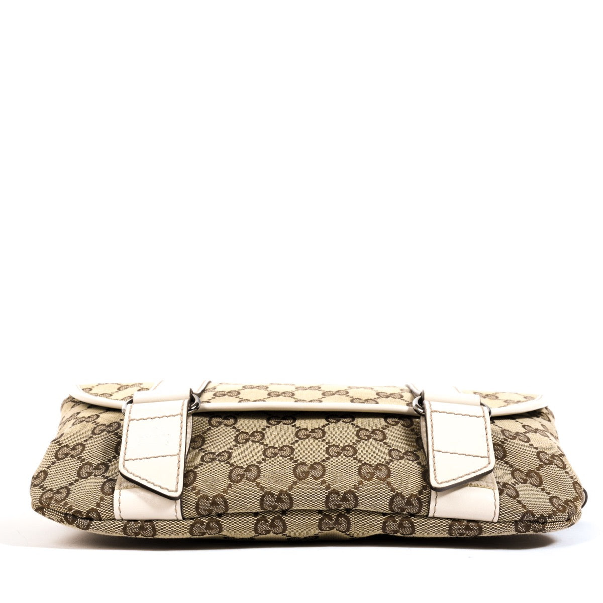 Shop safe online at Labellov in Antwerp this 100% authentic second hand Gucci GG Canvas Waist Bag