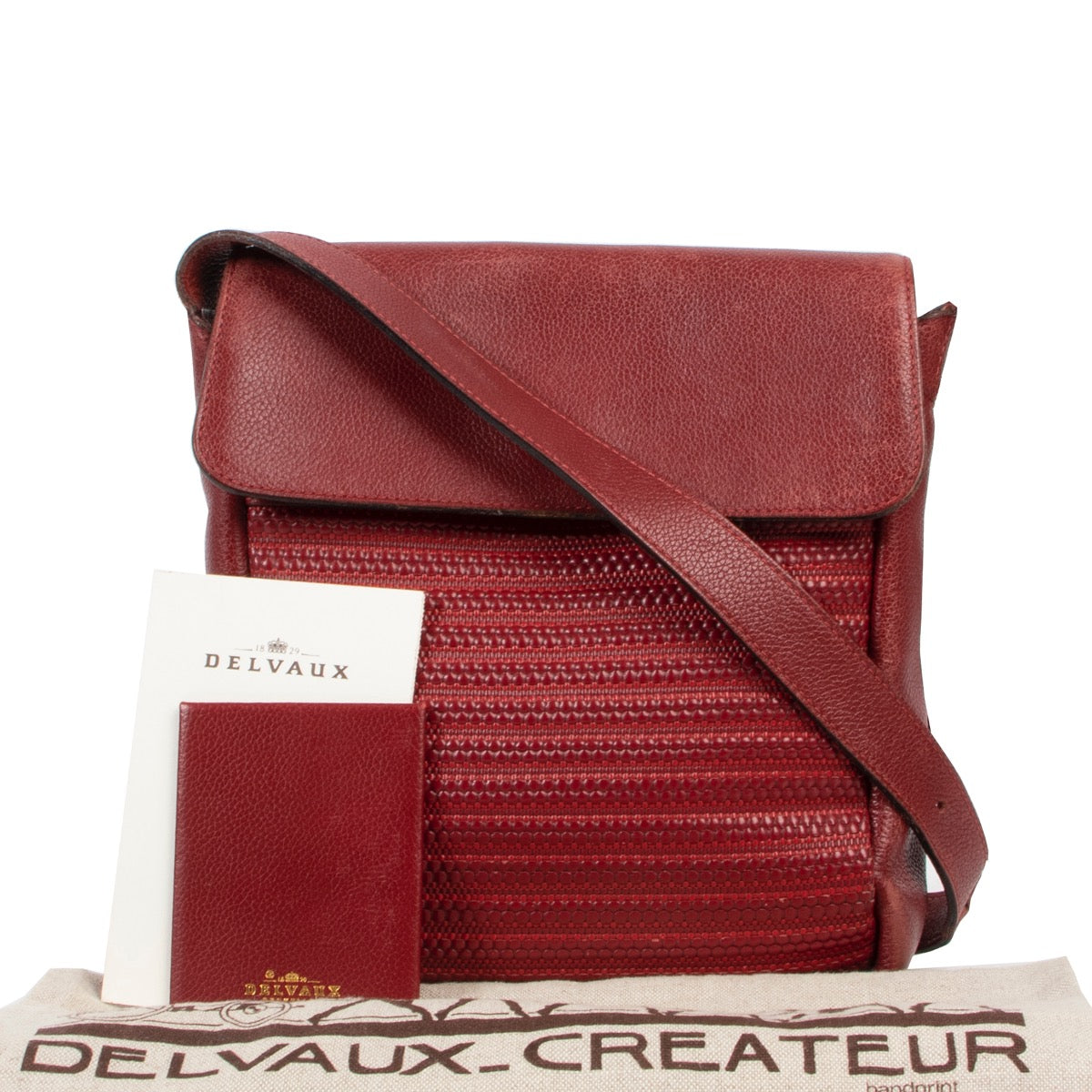 Shop safe online 100% authentic second hand Delvaux Red Toile de Cuir Bosphore Crossbody in very good condition at the right price at Labellov in Antwerp.