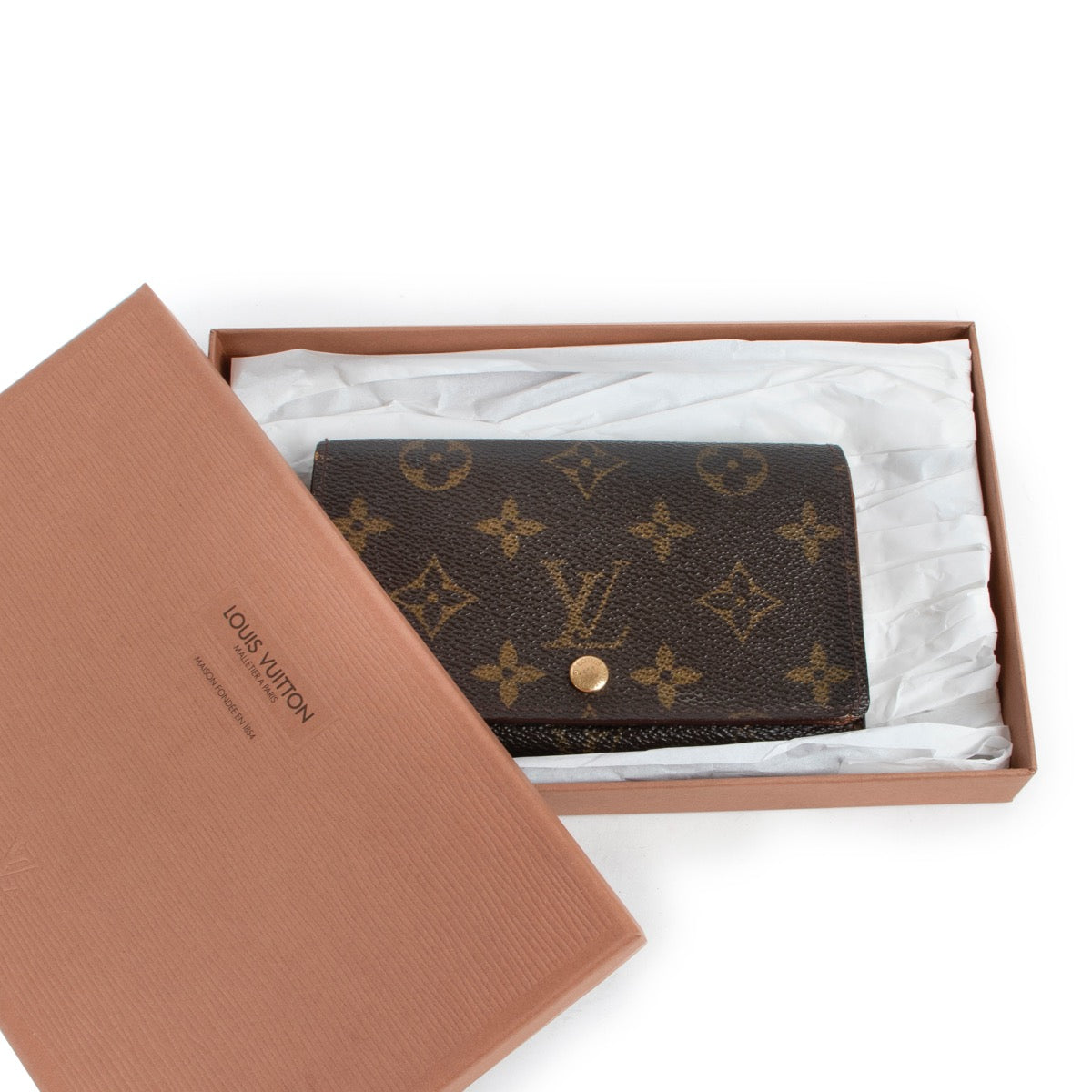 Shop safe online 100% authentic second hand Louis Vuitton Monogram Porte Monnaie Billets Tresor Wallet in very good condition at the right price at Labellov in Antwerp.