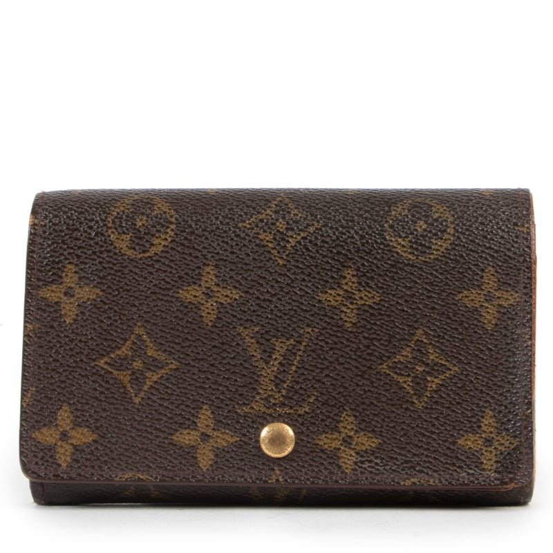Shop safe online 100% authentic second hand Louis Vuitton Monogram Porte Monnaie Billets Tresor Wallet in very good condition at the right price at Labellov in Antwerp.