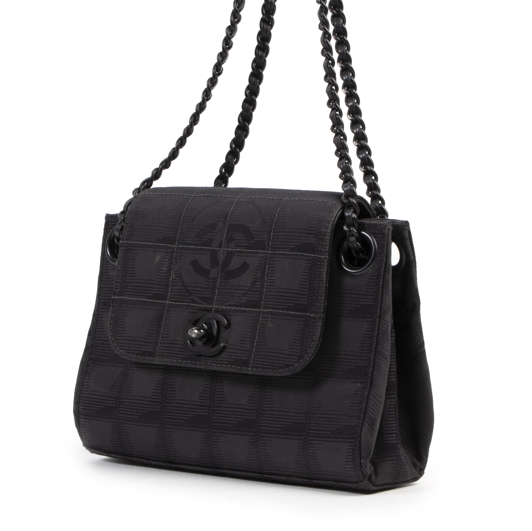Chanel Black Nylon CC Mini Bag pour le meilleur prix chez Labellov à Anvers Belgique