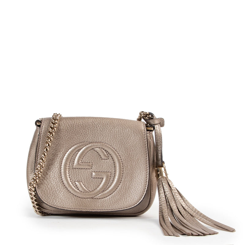 Shop safe online authentic second hand Gucci Gold Soho Crossbody Bag. Buy online Gucci Gold Soho Crossbody Bag in a safe way. Shop Gucci Gold Soho Crossbody Bag online safely.