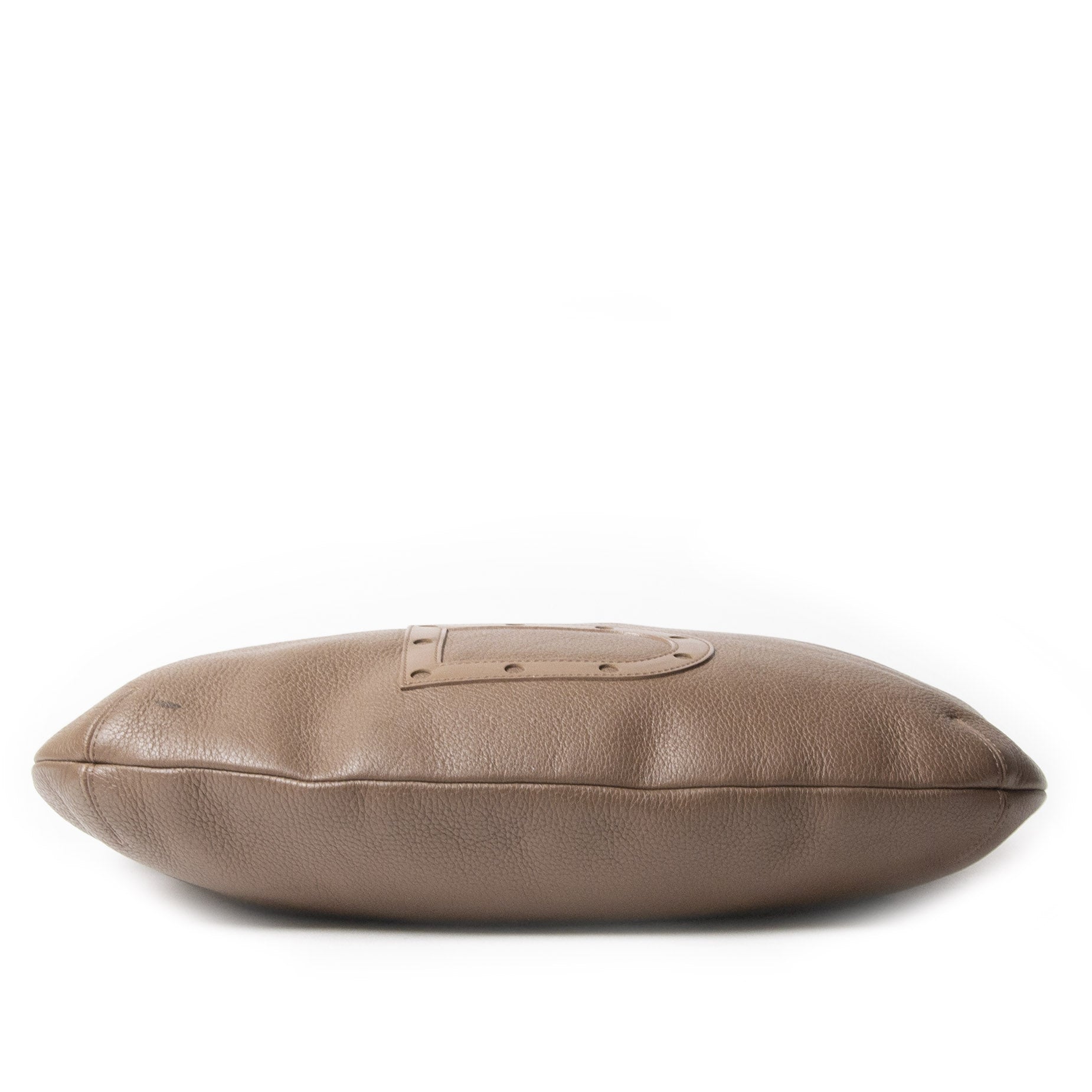 We buy and sell your authentic Delvaux Taupe Louise GM Shoulder Bag for the best price