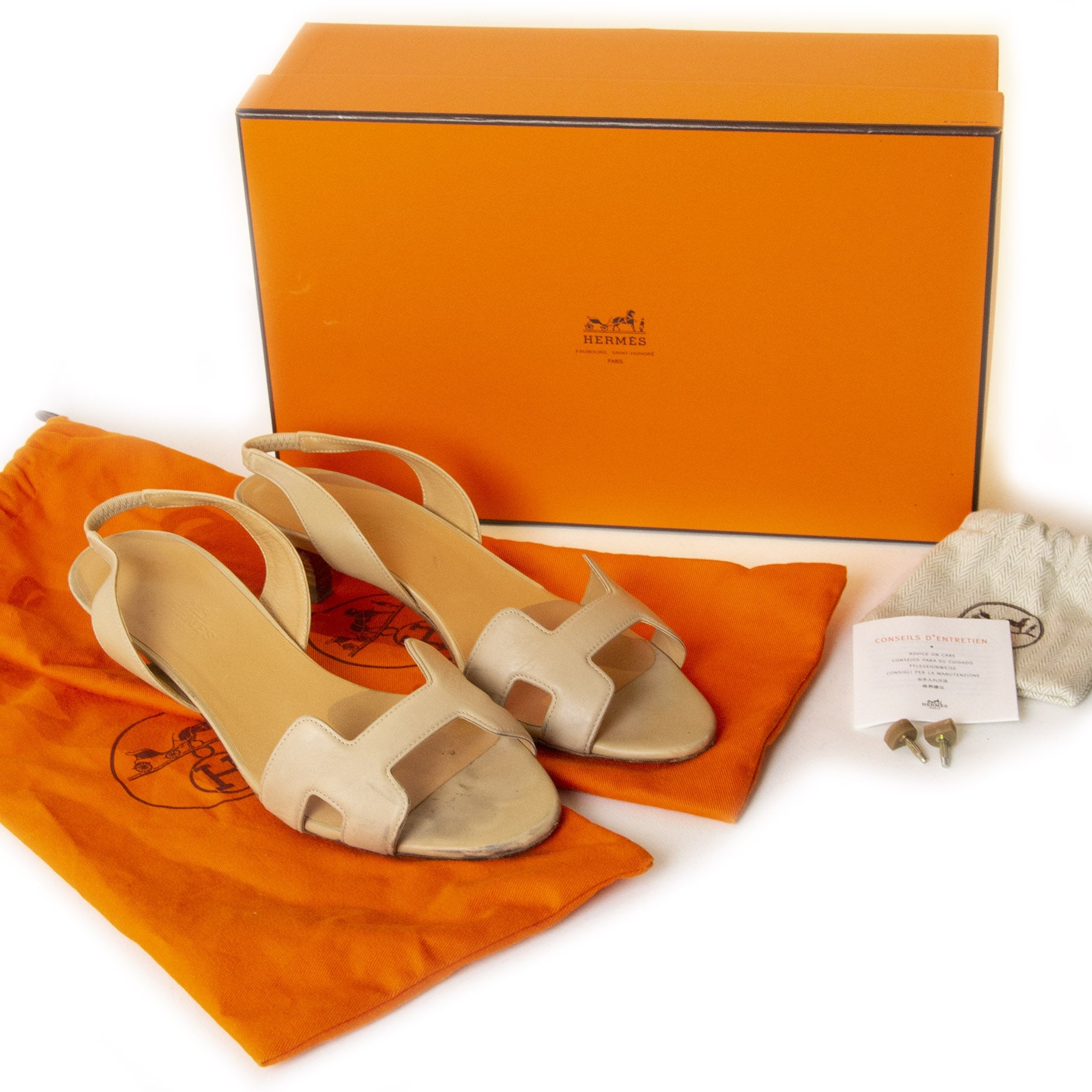Authentieke tweedehands vintage Hermès Ottomane Kitten Heels - Size 36 koop online webshop LabelLOV