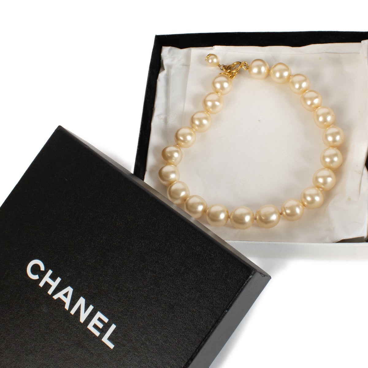 shop 100% authentic second hand Chanel 93P White Faux Pearl Necklace on Labellov.com