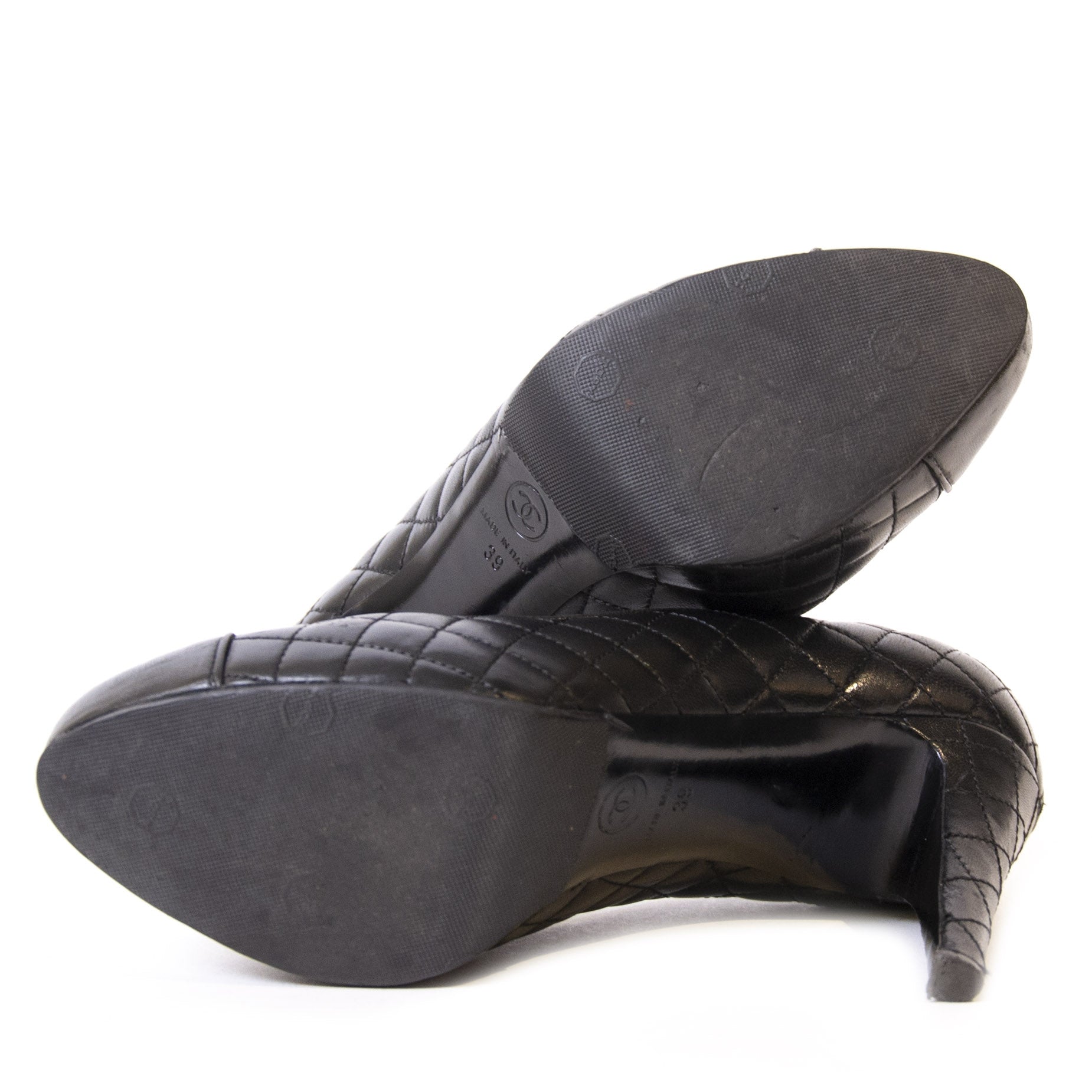 Chanel Black Quilted Leather CC Pumps - Size 39