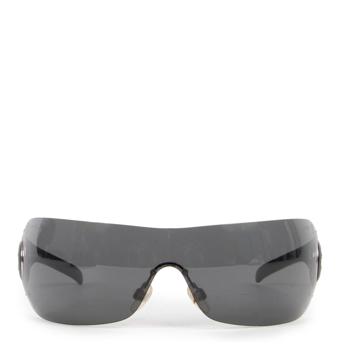 Chanel Glasses Black are now available online or in the showroom in Antwerp. Buy and sell your designer items and give it a secondlife