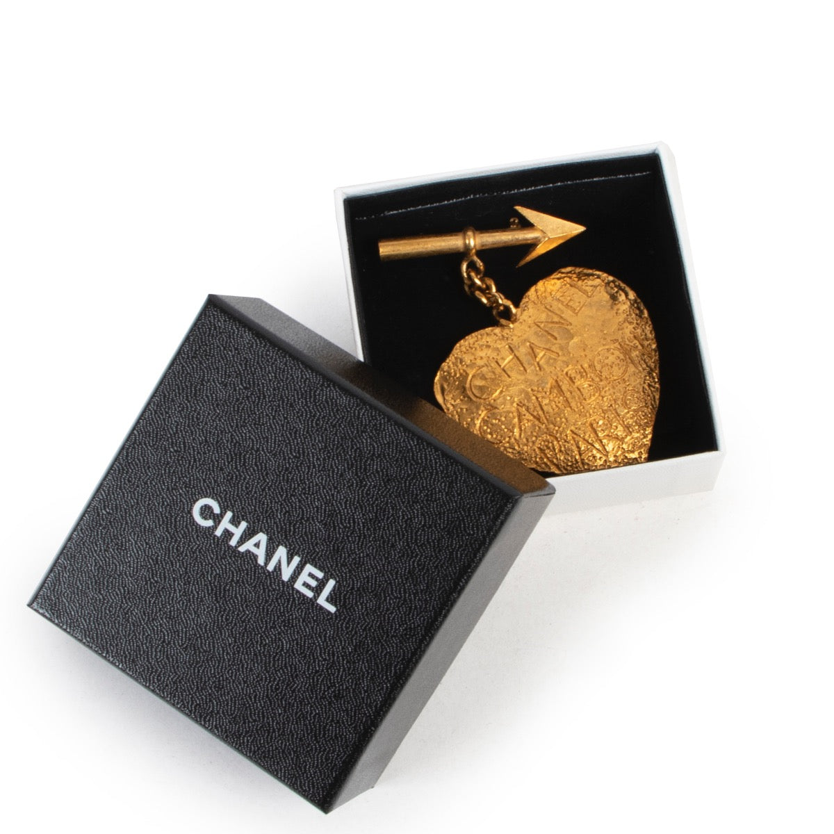 Shop safe online 100% authentic second hand Chanel Gold Cambon Paris Brooch in very good condition at Labellov in Antwerp.