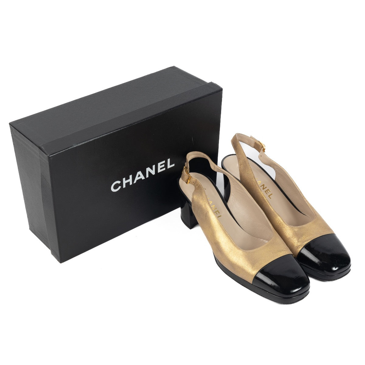 Shop 100% authentic second-hand Chanel Gold Pumps on Labellov.com