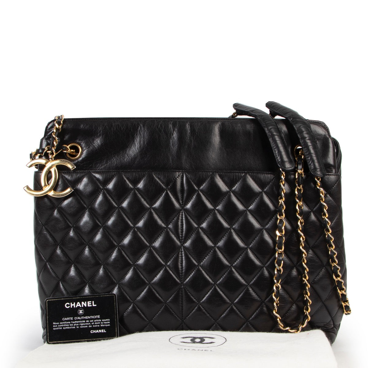 Now availabel to be bought at Labellov Luxury. buy and sell your designer items at Labellov for a reasonable price and with great service. Get this Chanel Vintage Black Quilted Shopper now online or in store