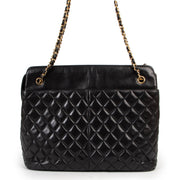 Now availabel to be bought at Labellov Luxury. buy and sell your designer items at Labellov for a reasonable price and with great service. Get this Chanel Vintage Black Quilted Shopper now online or in store