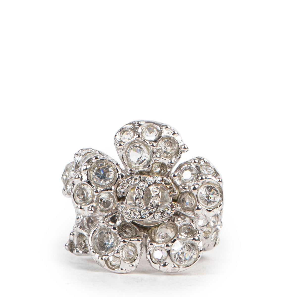Shop safe online at Labellov in Antwerp 100% authentic second hand Chanel Silver Camellia Ring - Size 54