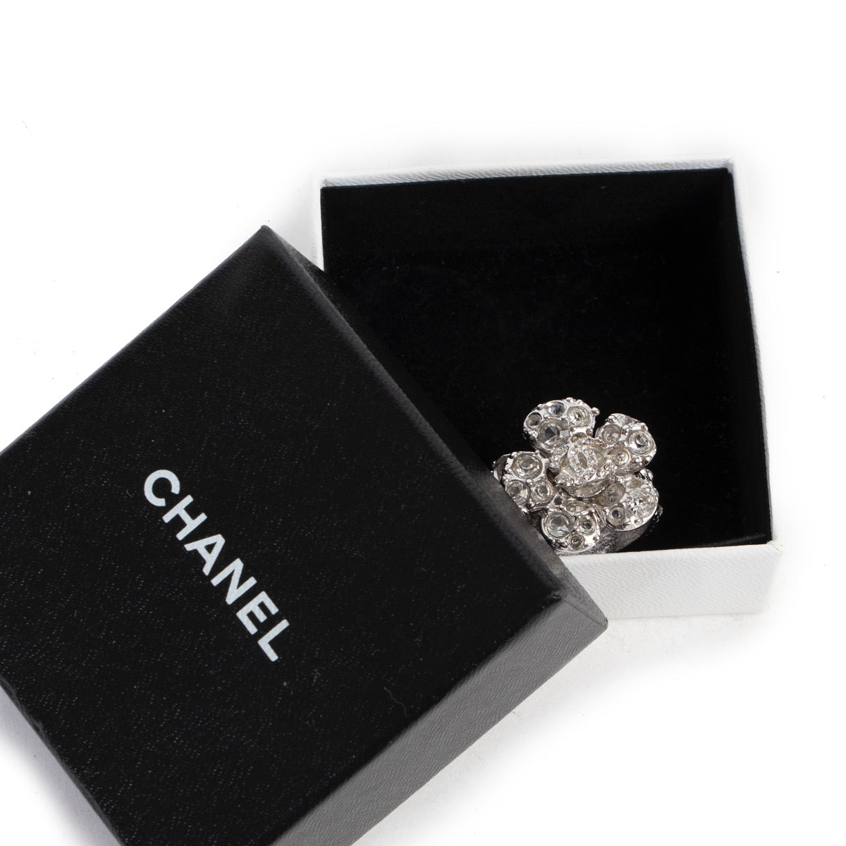 Shop safe online at Labellov in Antwerp 100% authentic second hand Chanel Silver Camellia Ring - Size 54