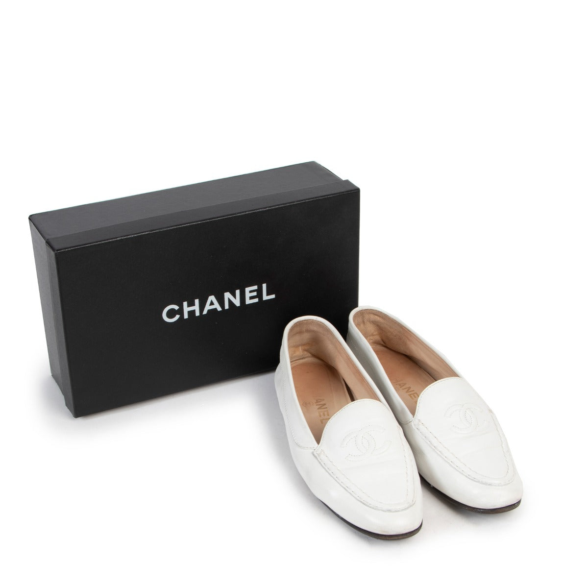 100% authentic Chanel Loafers in preloved condition. Chanel White Loafers - Size 39 now available at Labellov Luxury, shop online or come say hi in our showroom.