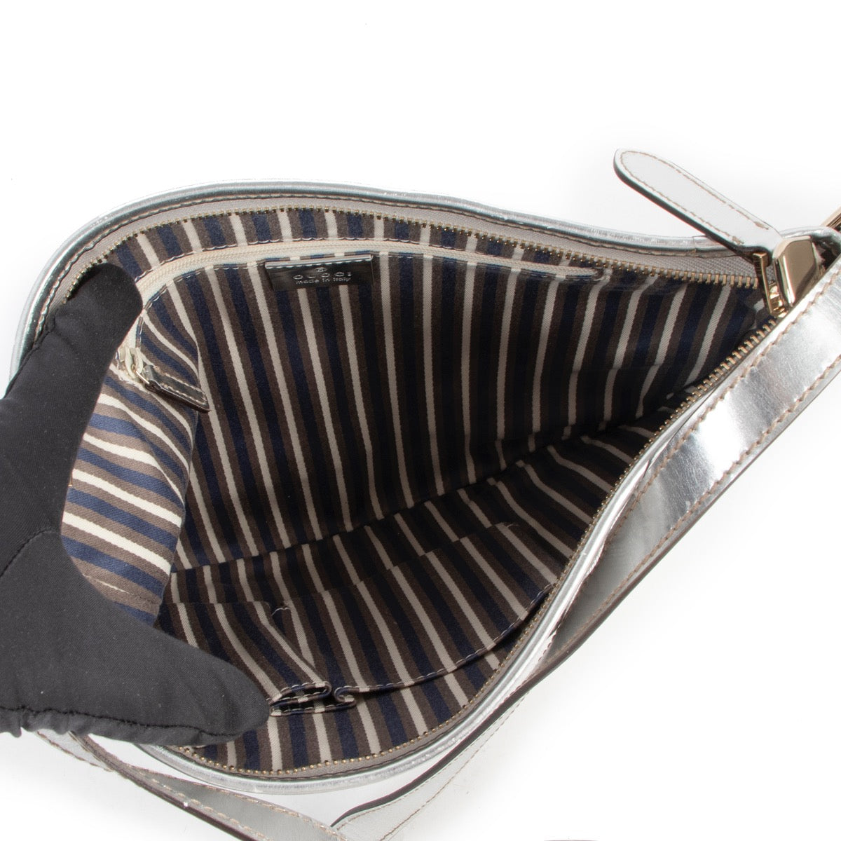 Buy online authentic second hand Gucci Silver GG Canvas Britt Messenger Crossbody Bag in very good condition at Labellov in Antwerp