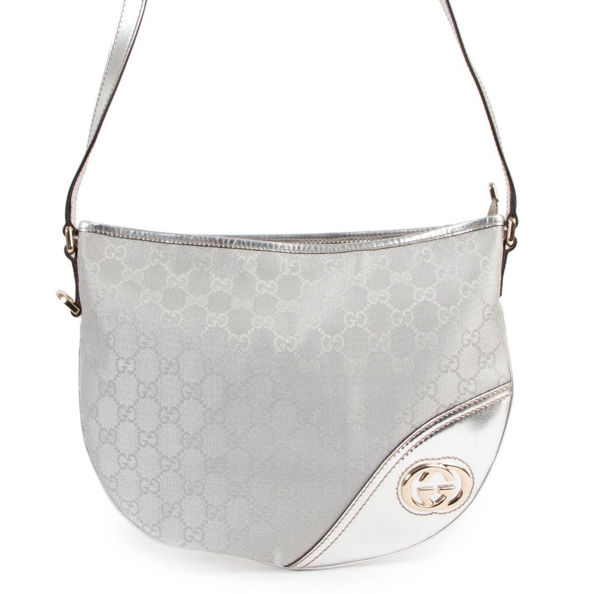 Buy online authentic second hand Gucci Silver GG Canvas Britt Messenger Crossbody Bag in very good condition at Labellov in Antwerp