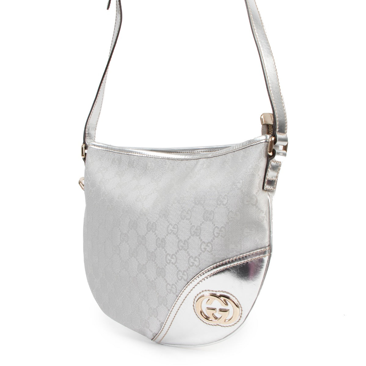 Buy online authentic second hand Gucci Silver GG Canvas Britt Messenger Crossbody Bag in very good condition at Labellov in Antwerp