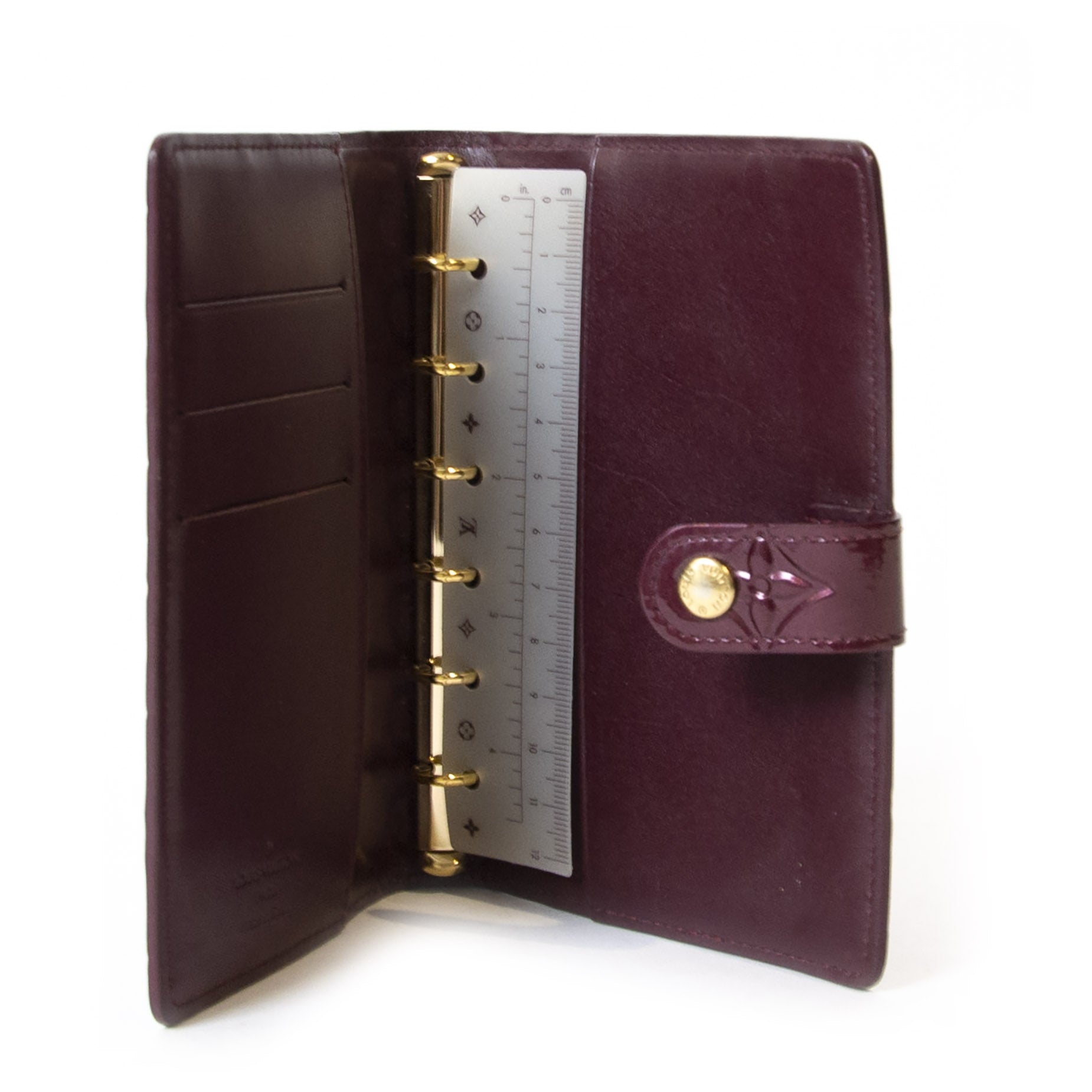 We buy and sell your authentic Louis Vuitton Amarante Vernis Agenda PM for the best price