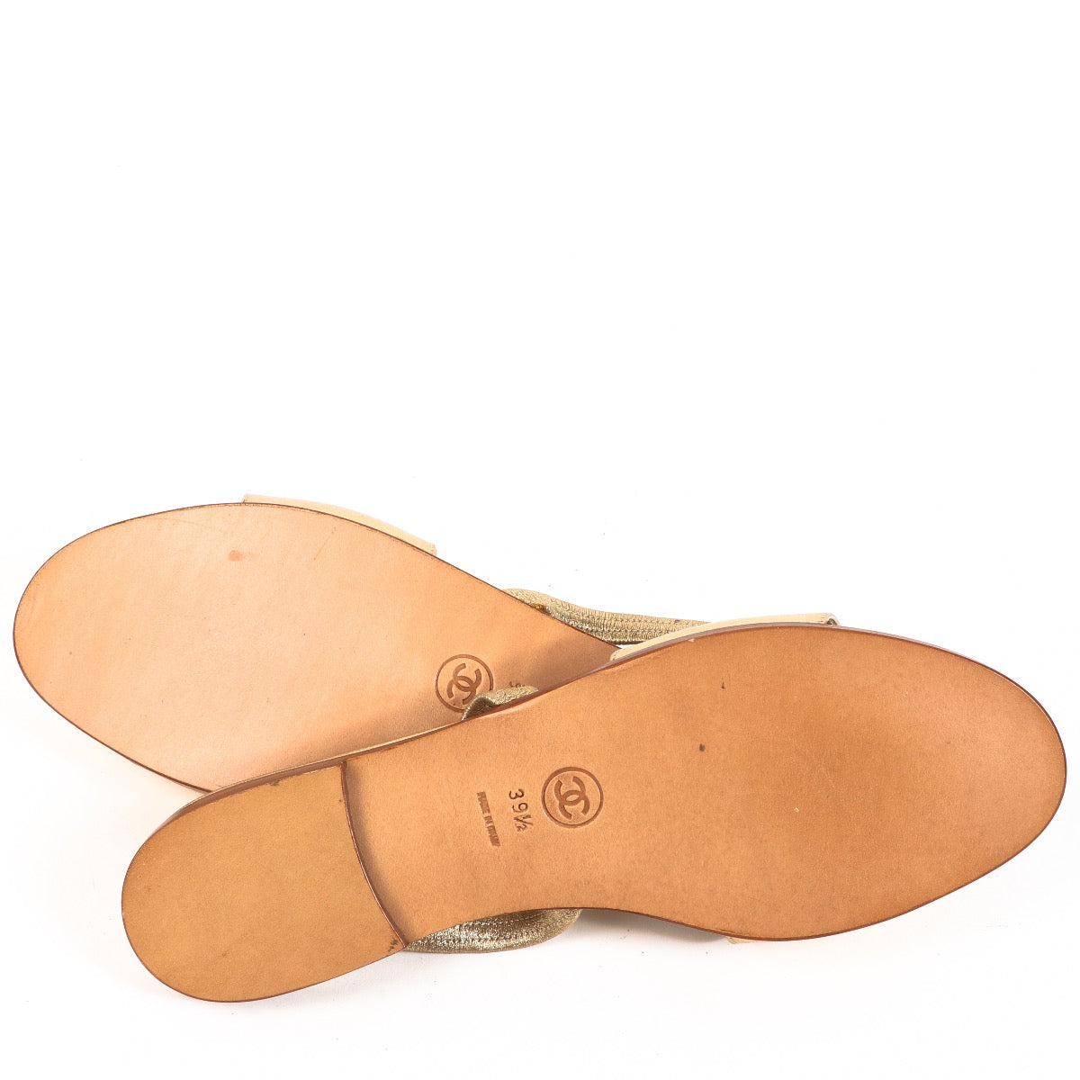 Shop safe online at Labellov in Antwerp, Brussels and Knokke these 100% authentic second hand Chanel Gold Leather Sandals - size 39,5
