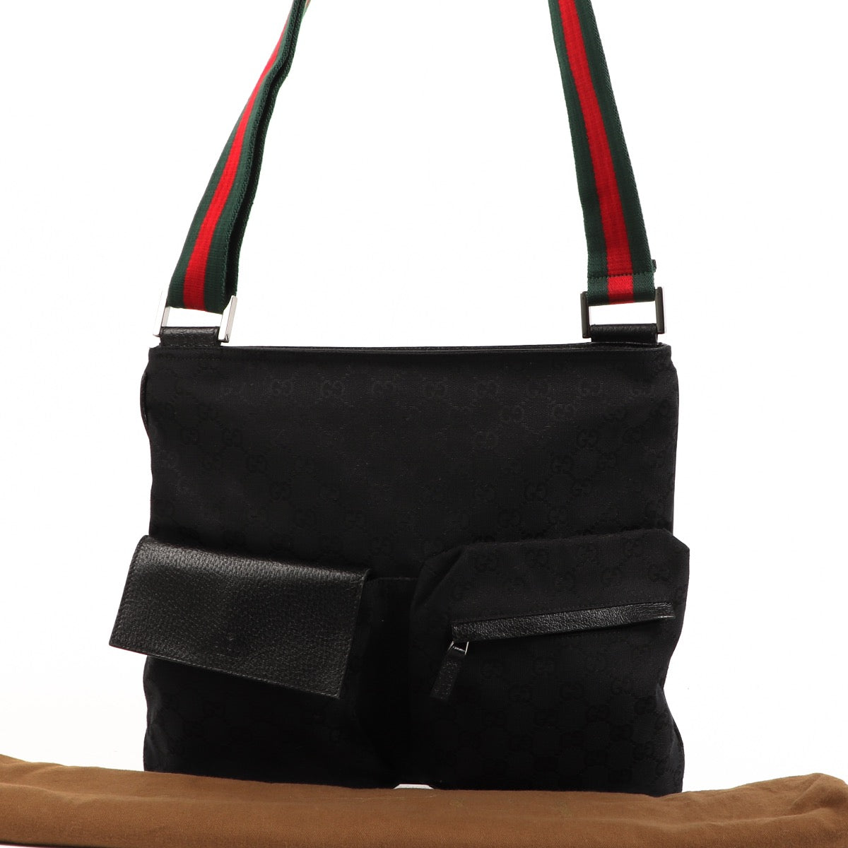 Shop safe online at Labellov in Antwerp, Brussels or Knokke this 100% authentic second hand Gucci Black GG Canvas Shoulder Bag