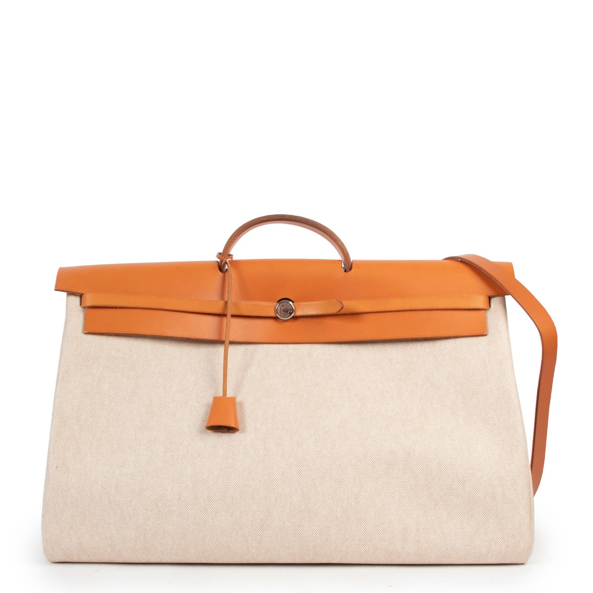 Shop safe online at Labellov in Antwerp this 100% authentic second hand Hermès Herbag Top Handle 2-in-1 Travel Bag in very good condition.