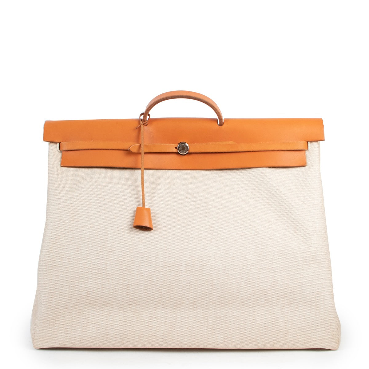 Shop safe online at Labellov in Antwerp this 100% authentic second hand Hermès Herbag Top Handle 2-in-1 Travel Bag in very good condition.