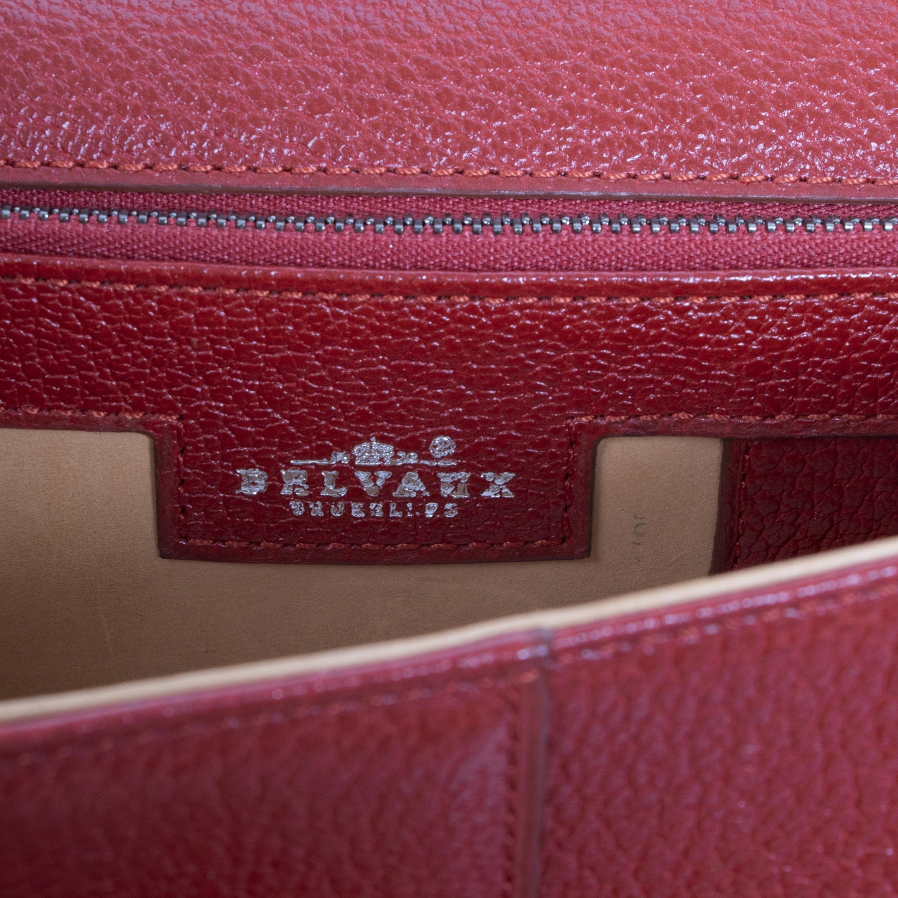Authentic Tweedehands Delvaux Brillant MM Red bags at the right price at LabelLOB webshop online safe and secure luxury brand shop LabelLOV Antwerp Belgium