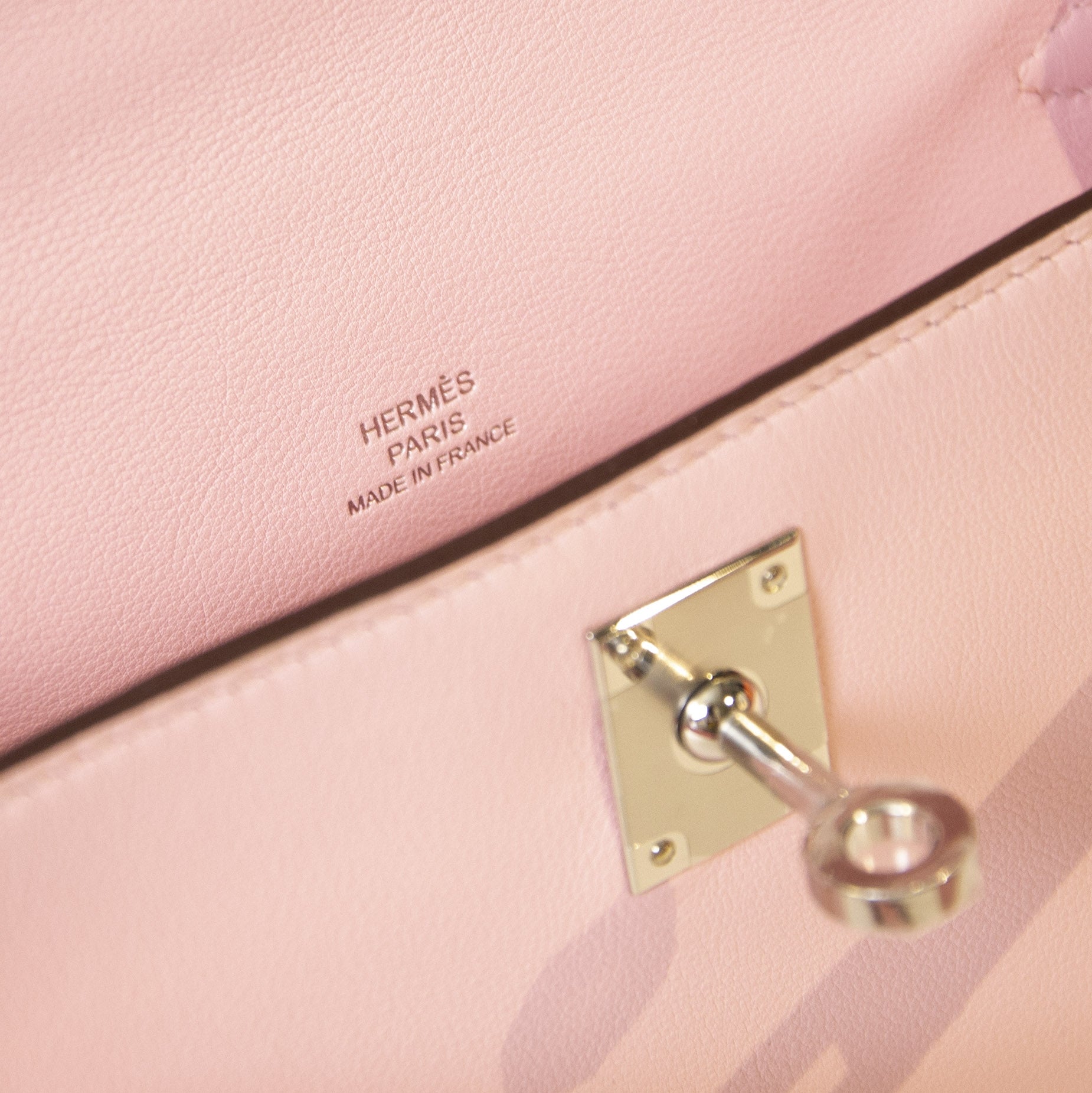 acheter en ligne secodne main Hermes Kelly Mini Pochette Swift Rose Sakura PHW