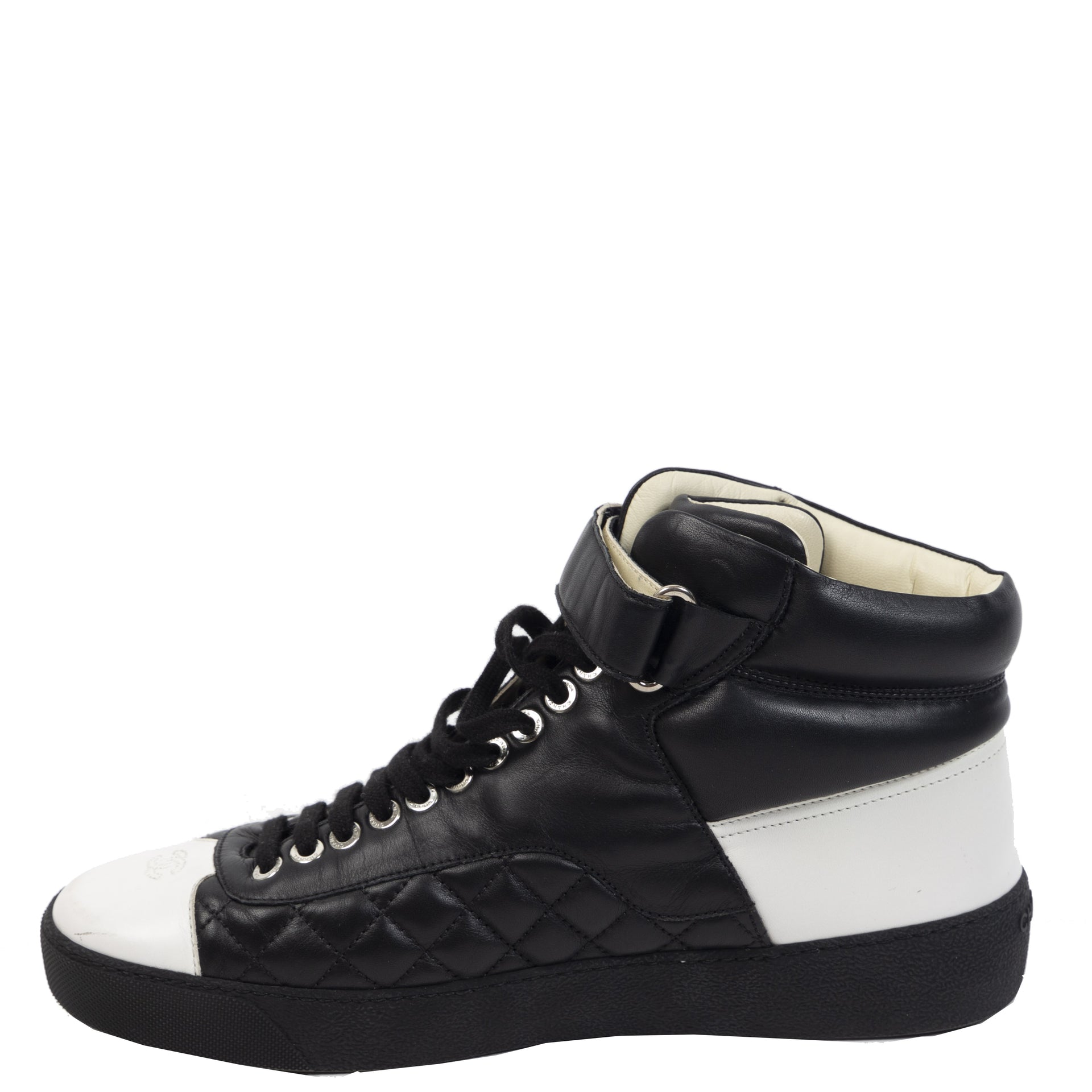 Authentieke Tweedehands Chanel Black Leather Quilted Sneakers juiste prijs veilig online shoppen luxe merken webshop winkelen Antwerpen België mode fashion