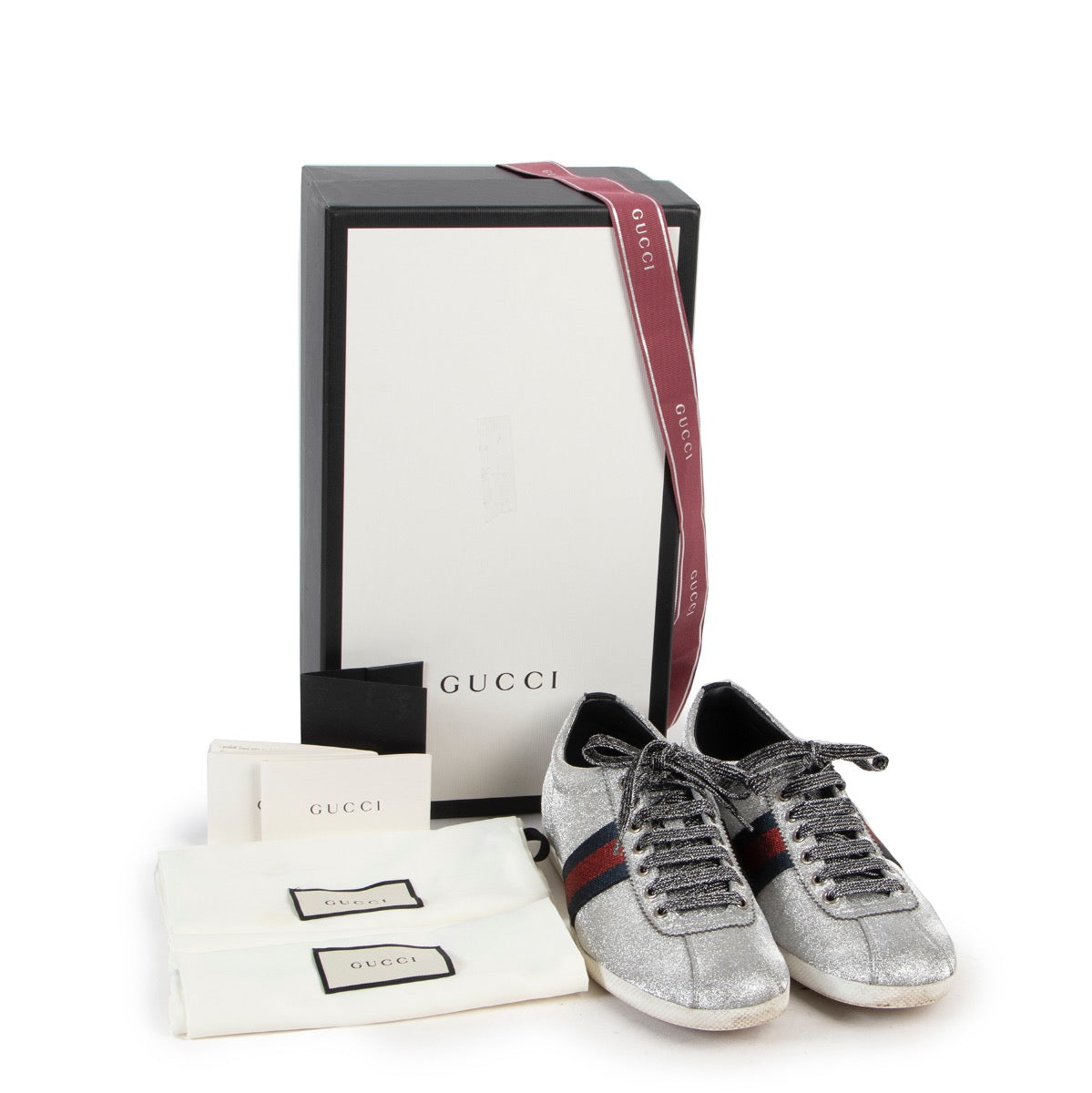 Shop safe online at Labellov in Antwerp these 100% authentic second hand Gucci Glitter Sneakers