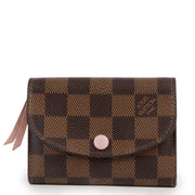 Shop safe online 100% authentic second hand Louis Vuitton Rosalie Damier Rose Ballerine Coin Purse in very good, excellent condition at the right price at labellov in Antwerp.
