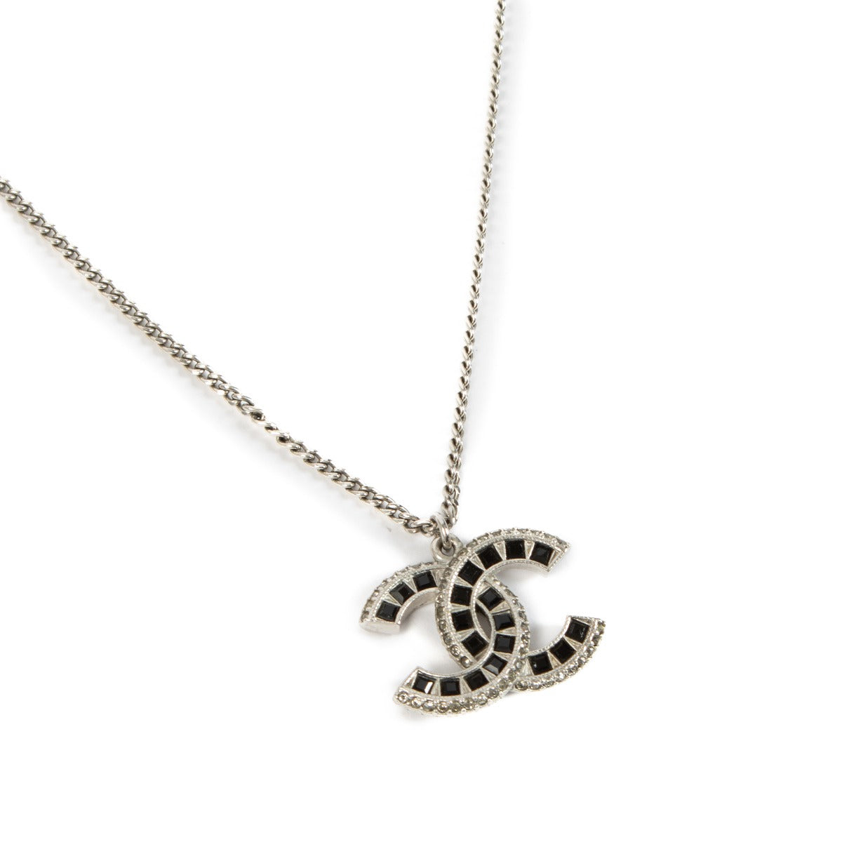 Authentic second hand Chanel Silver Necklace on Labellov.com