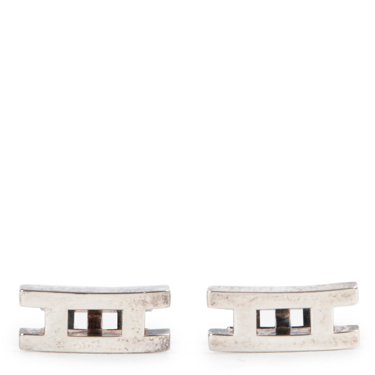 Shop safe online 100% authentic second hand Hermès Silver Pralelle Cufflinks in very good condition at the right price at Labellov in Antwerp.
