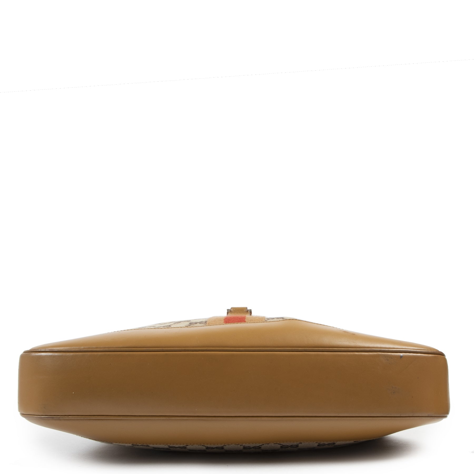 Buy your authentic designer bags online at Labellov secondhand