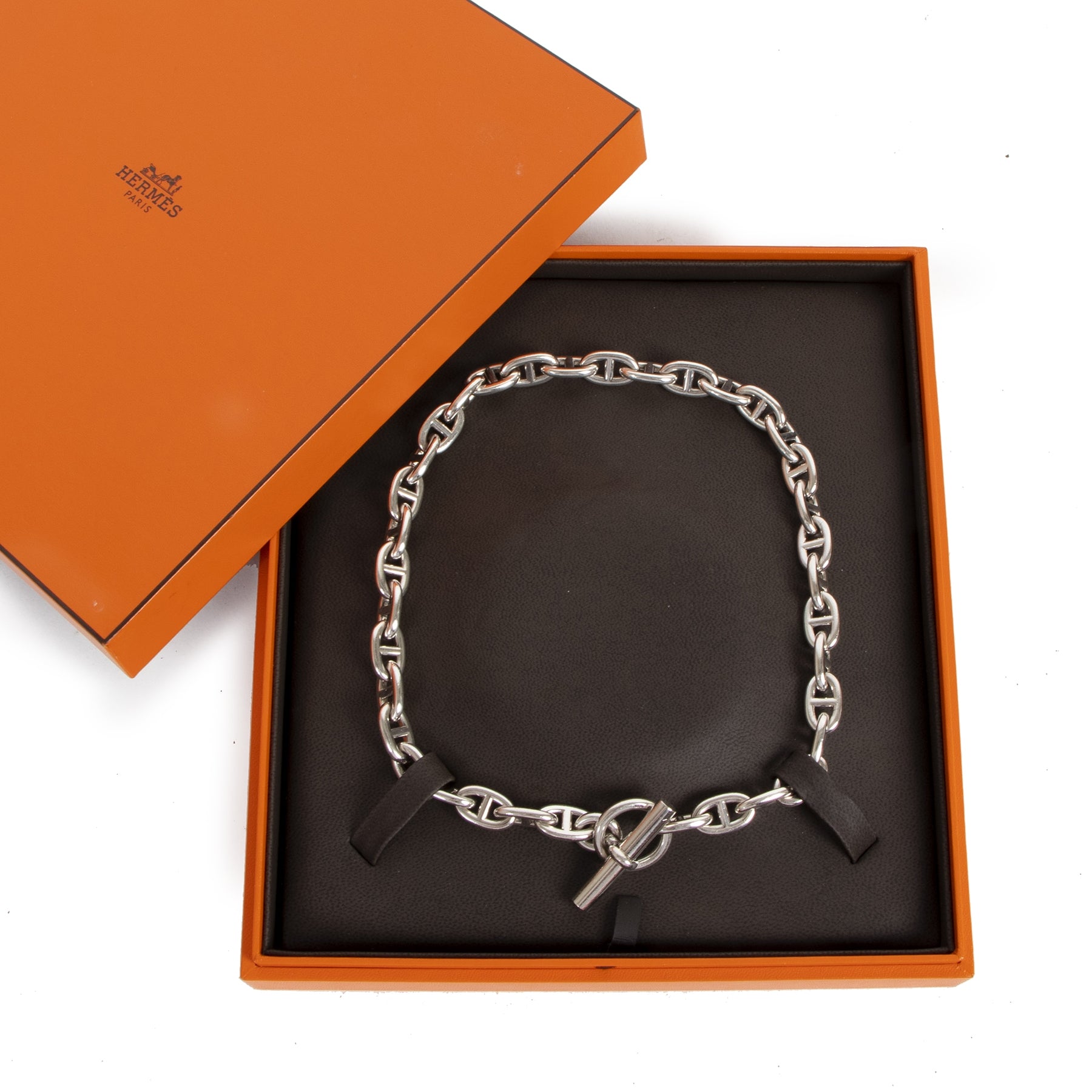 Koop authentieke tweedehands Hermes halskettingen met de juiste prijs bij LabelLOV.